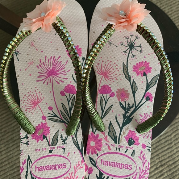 Sandals - Picture 2 of 4